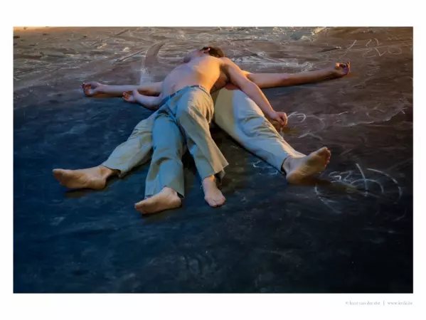 Zwaluwzang - a swallow song (c) Kurt Van der Elst Theater Stap zwaluwzang | <br>a swallow song 3